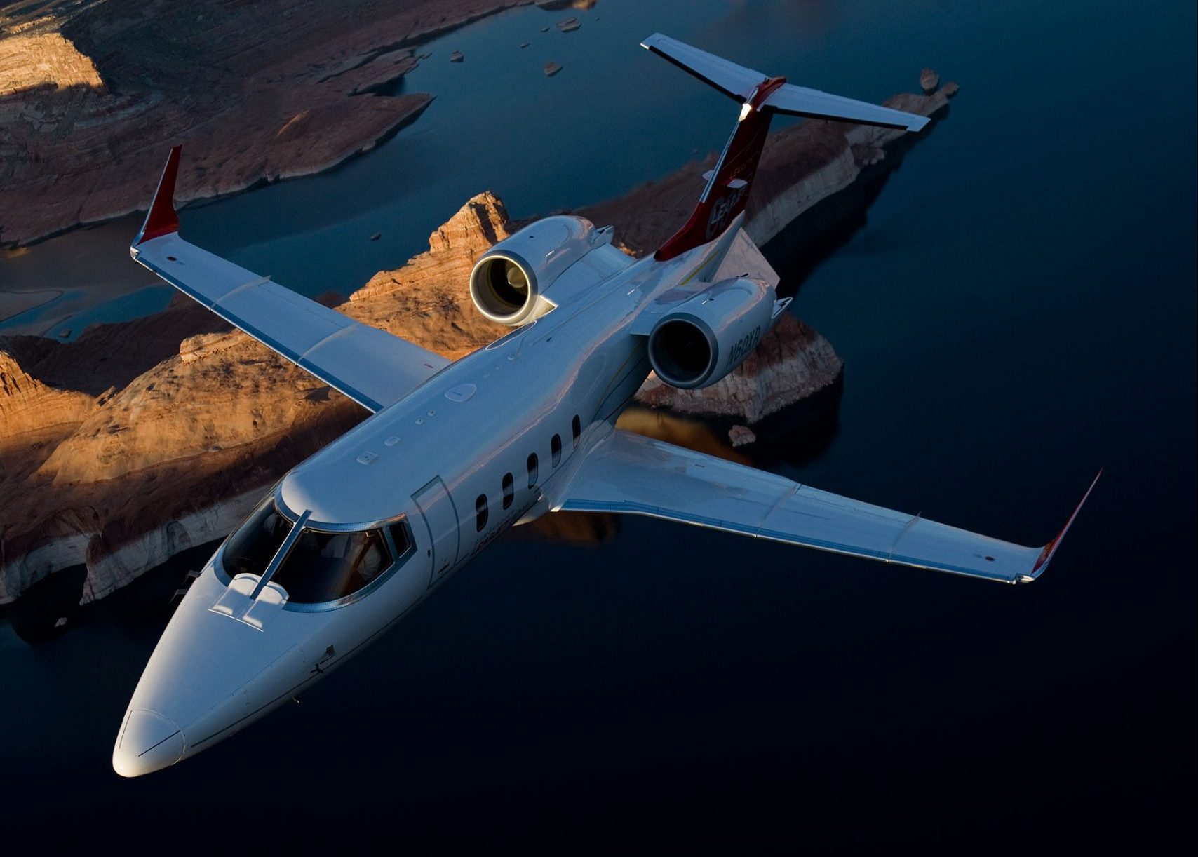 Learjet 60 midsize jet for New York charter
