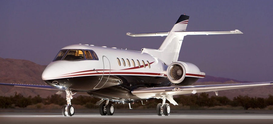 Hawker 1000 super midsize jet for New York charter