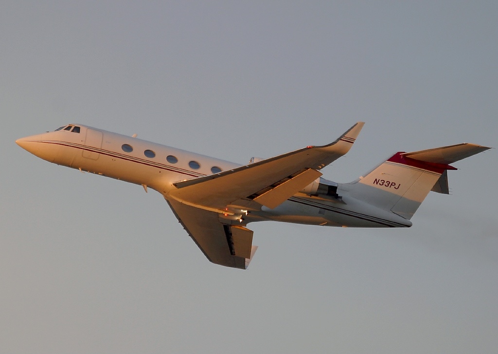 Gulfstream II / IIB heavy jet for New York charter