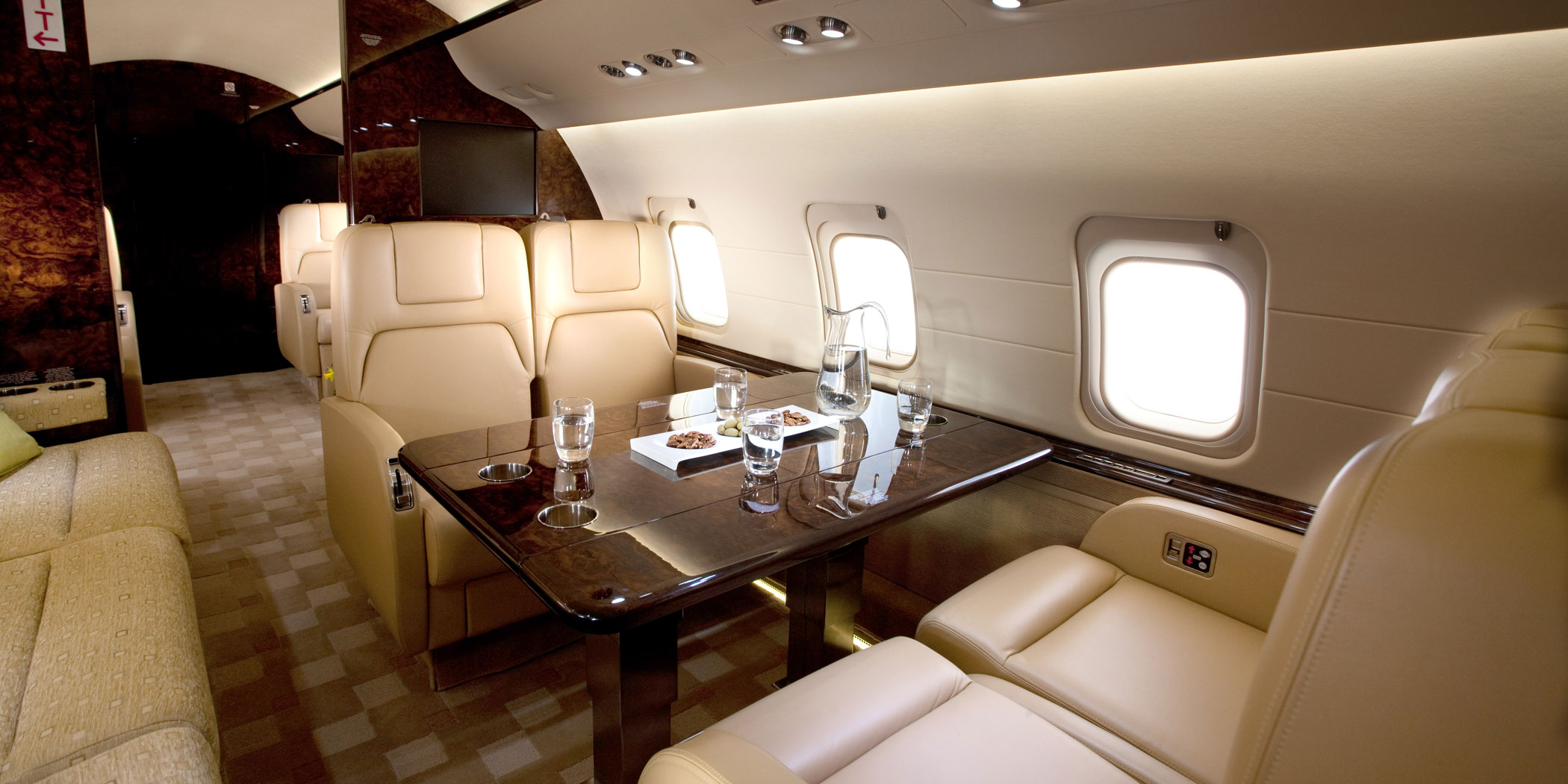 Challenger 850 view for New York charter